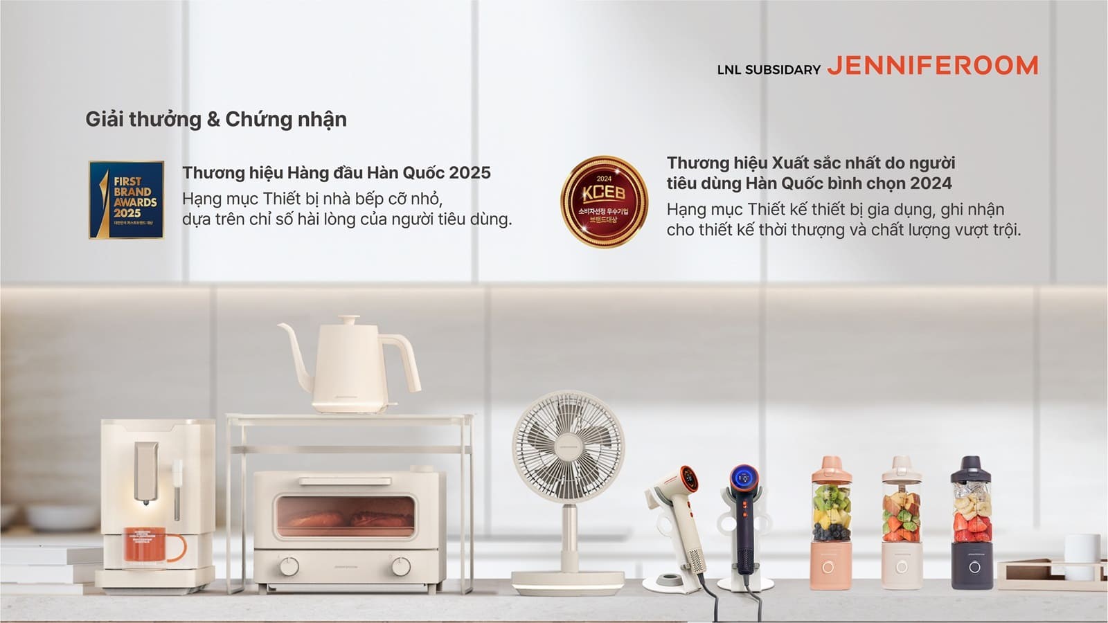 jenniferoom-thuong-xuyen-nhan-duoc-giai-thuong-ve-thuong-hieu-trong-nhung-nam-gan-day-1755267579.jpg