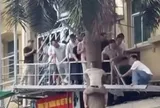 Công an Lạng Sơn nói gì về clip cho rằng 'nhiều người đu cây tháo chạy khỏi casino'