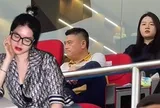 "Bóng hồng" ngồi cạnh bầu Thụy trên khán đài gây sốt: Là chủ tịch trẻ nhất V.League, học vấn không phải dạng vừa