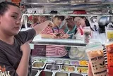 “Hết tiền thì Miss Rosy”: Tiệm trà sữa 30k không có chỗ ngồi đang hot nhất Sài Gòn, bán nửa ngày hết sạch