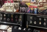 Thu giữ 33 túi xách hàng hiệu, vàng, đồng hồ xa xỉ chỗ bạn gái Mr Pips