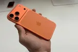 Một chiếc iPhone 17 Pro Max màu Cam Vũ Trụ bị "chôn" 250 năm