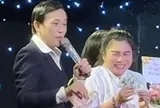 NSƯT Hoài Linh mang lại may mắn cho một phụ nữ