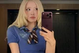 Cả thế giới ganh tị, Rosé là người đầu tiên selfie bằng iPhone 18 Pro