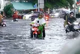Lời khuyên cho người đi xe mùa triều cường, lụt lội
