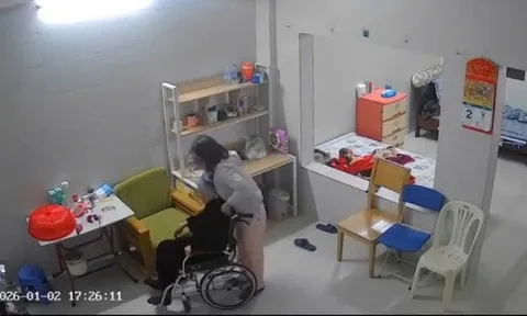 Con xem lại camera 7 ngày rồi 'sốc' nặng khi thấy cảnh nữ giúp việc đối xử với mẹ già 82 tuổi