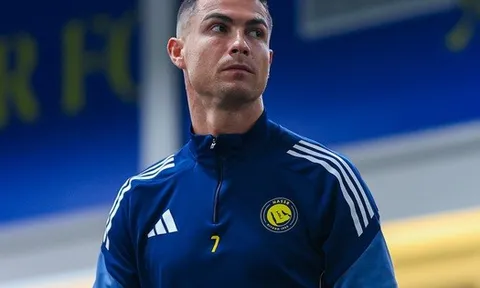 Ronaldo bất ngờ "đình công"