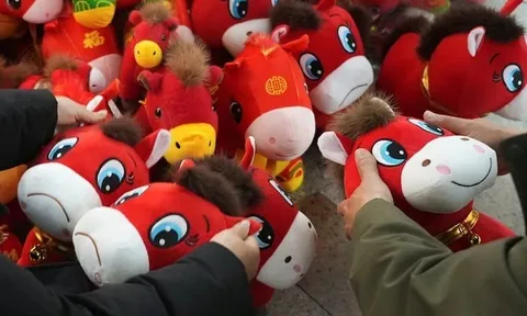 Vì sao ngựa mặt khóc nhồi bông gây sốt?