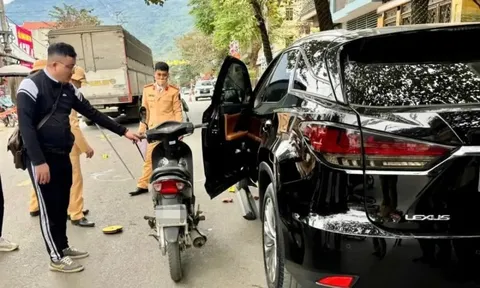 Khởi tố tài xế Lexus mở cửa xe gây tai nạn khiến bé 5 tuổi tử vong