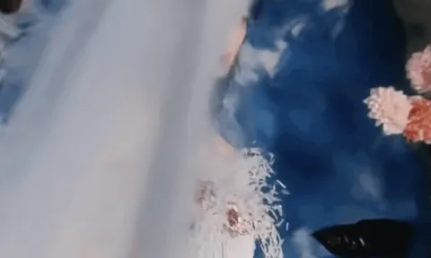 Không thể tin đây là mỹ nhân đẹp chấn động thế gian: Thần nữ bước ra từ tranh sơn dầu, bút nào vẽ cho nổi