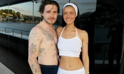 Thêm hành động dứt tình của Brooklyn Beckham với cha mẹ