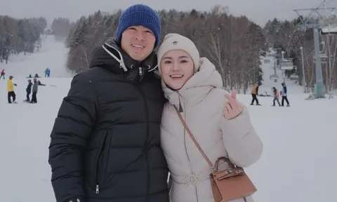 Quỳnh Anh - vợ Duy Mạnh bị móc túi