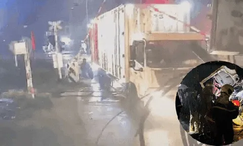 Công an Hà Nội thông tin danh tính tài xế trong vụ tai nạn nghiêm trọng giữa xe đầu kéo và tàu hỏa