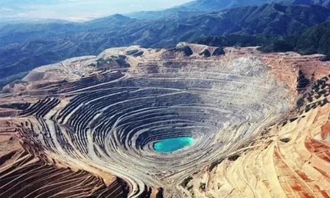 Ngoài dầu mỏ, Iran còn sở hữu kho báu trữ lượng hàng chục triệu tấn dưới lòng đất