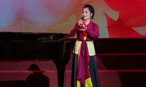 Nữ NSND duy nhất được giới thiệu ứng cử đại biểu Quốc hội khoá XVI: Giám đốc Nhà hát nhận bằng khen Thủ tướng, sự nghiệp cả nước ngưỡng mộ