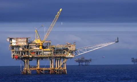 Khoan sâu gần 6.000 mét xuống đáy biển, phát hiện mỏ dầu khí lớn, mỗi ngày có thể khai thác 3.700 thùng dầu