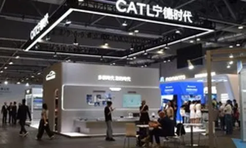 Người Hàn lại sắp 'thua trắng' ở một lĩnh vực quan trọng, Trung Quốc vươn lên kiểm soát 70% thị phần toàn cầu