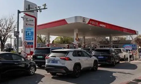 Mỹ cho phép giao dịch 140 triệu thùng dầu Iran nhưng một ông lớn lọc dầu lập tức từ chối: Giao dịch quá phức tạp