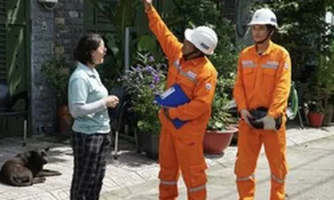 Nắng nóng gay gắt: Điện lực TPHCM “bày cách” tiết kiệm điện