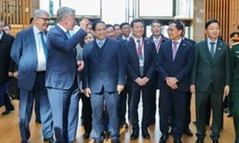 Thăm Tập đoàn khí đốt hàng đầu Nga, Thủ tướng hoan nghênh xây kho cảng LNG, nhà máy điện khí ở Việt Nam