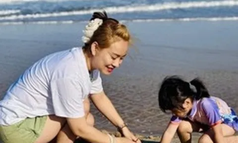 Mẹ đơn thân có 2 con riêng ngoại hình giản dị nhưng nam ca sĩ Việt vẫn si mê suốt 15 năm