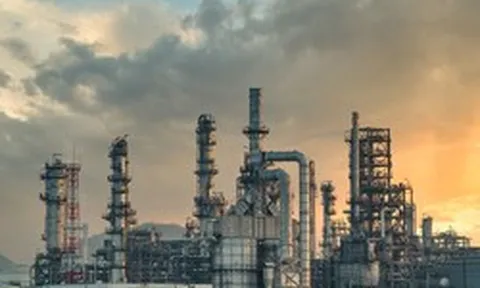 Trung Quốc yêu cầu các nhà máy lọc dầu tư nhân 'lỗ vẫn phải duy trì sản lượng' - chuyện gì đang xảy ra?