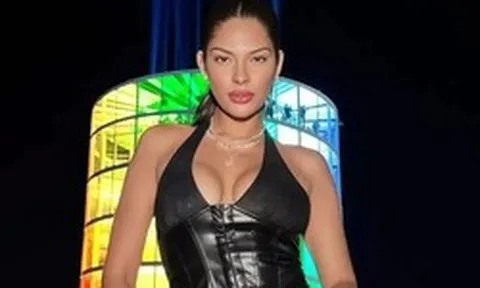 Hoa hậu đẹp nhất thế giới đăng quang 3 năm vẫn chưa được về nước