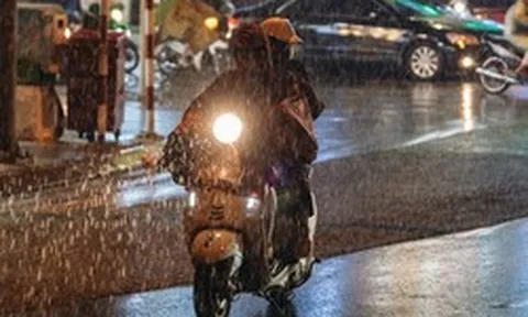 Liên tiếp nắng 40 độ C, khi nào miền Bắc có mưa giải nhiệt?