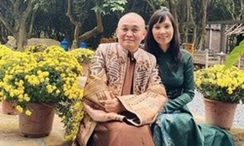 Danh hài Xuân Hinh: "Tôi lấy vợ là bị lừa đấy, thế mà ở với nhau đến 60 mấy tuổi rồi vẫn hợp"