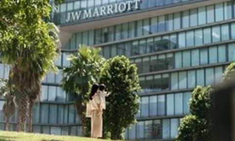 Điểm đến ở Hà Nội được tạp chí hàng đầu châu Á vinh danh là “khách sạn thành phố tốt nhất Việt Nam” tung trải nghiệm nghỉ dưỡng chuẩn ‘resort’ giữa lòng thủ đô