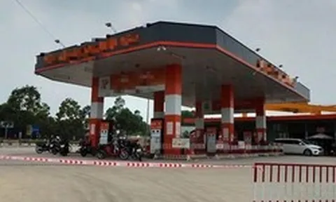 Điều tra vụ bé gái 2 tuổi bị ôtô cán tử vong tại trạm xăng