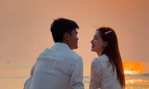 Khoảnh khắc đón bình minh 'lịm tim' của Hòa Minzy và bạn trai quân nhân