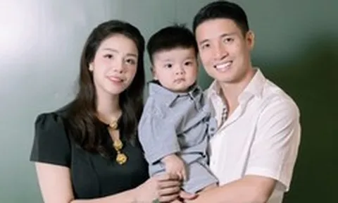 Bùi Tiến Dũng cùng cô chủ khách sạn tổ chức sinh nhật cho quý tử Nhật Vượng, nhan sắc mẹ bỉm 3 con gây sốt