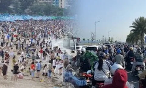 Hải Phòng dịp lễ: Một nửa đang “ngâm mình” ở Đồ Sơn, một nửa chưa qua nổi phà ra Cát Bà