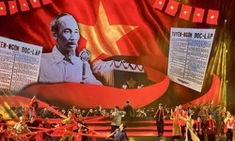 TPHCM tặng quà 1 triệu đồng mỗi hộ khó khăn nhân kỷ niệm 50 năm Thành phố mang tên Bác