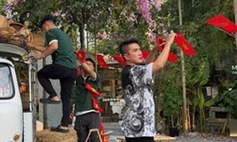 "Ông hoàng nhạc Việt" một thời bán thêm cà phê ở đường Ngô Thời Nhiệm, TP.HCM