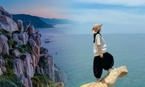Cảnh báo mỏm đá chụp hình đang gây sốt ở Ninh Thuận: Đẹp nhưng tiềm ẩn nhiều nguy hiểm