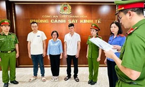 Ra quyết định khởi tố bị can, khám xét chỗ ở, nơi làm việc của quản lý Hà Thị Thục Huyền SN 1995