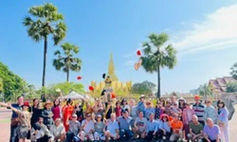Vé máy bay chạm ngưỡng 15 triệu đồng, khách Việt ngậm ngùi: “Chỉ có Lào là chưa dám đi”
