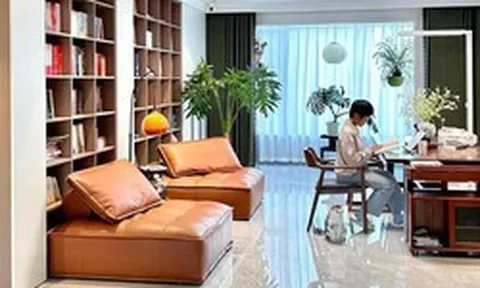 Không còn chuộng phòng khách kiểu cũ, phòng khách của người bạn này khiến nhiều người muốn “đập đi làm lại” vì quá tiện và đáng sống