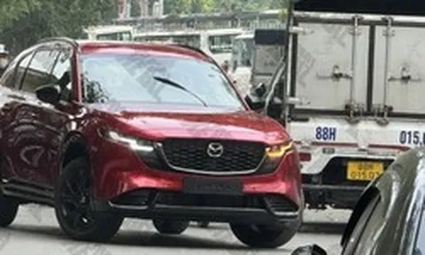 Mazda CX-5 thế hệ mới xuất hiện tại Hà Nội, cho thấy ngày ra mắt không còn xa, thiết kế giống hệt xe nhập Nhật
