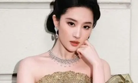 Lưu Diệc Phi dạy cho Triệu Lộ Tư, Bạch Lộc một bài học