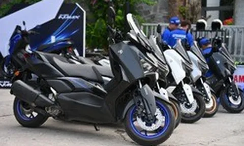 Ký hiệu nào trên xe máy Yamaha giúp nhận biết có thể dùng xăng E10?