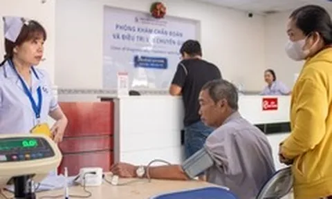 Khám chữa bệnh ngày nghỉ vẫn có thể được hưởng BHYT