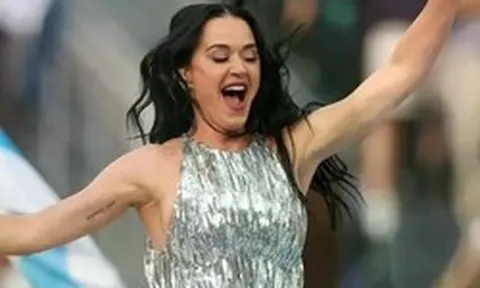 Màn trình diễn thảm họa của Katy Perry tại World Cup