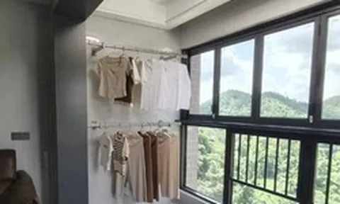 Nhìn nhà hàng xóm tôi mới phát hiện: Ban công đẹp lên chỉ vì bỏ một thứ quen thuộc
