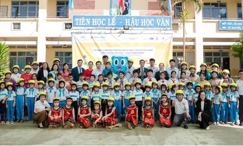 DỰ ÁN "ĐẾN TRƯỜNG AN TOÀN" CỦA PRUDENTIAL CÙNG HÀNH TRÌNH 5 NĂM NÂNG CAO Ý THỨC AN TOÀN GIAO THÔNG TẠI VIỆT NAM