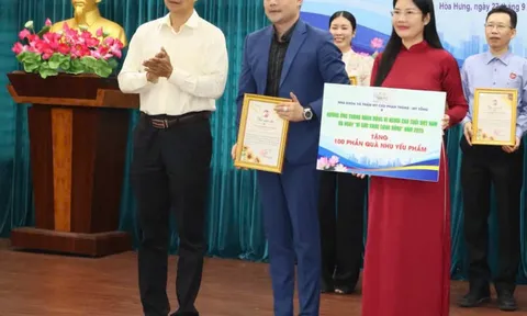 CEO Phạm Thăng mang nụ cười trở lại cho người cao tuổi