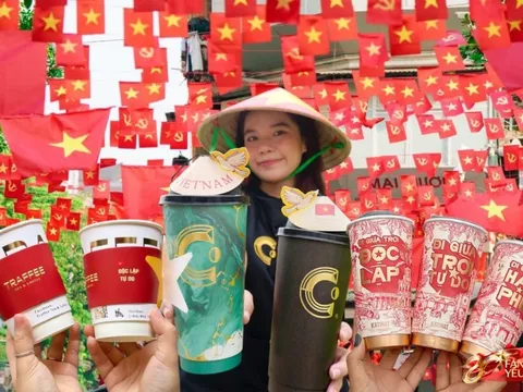 Đẹp tuyệt vời phiên bản ly mừng Quốc khánh 2/9 của loạt thương hiệu lớn, KATINAT và Cheese Coffee được khen ngợi vì siêu tinh tế