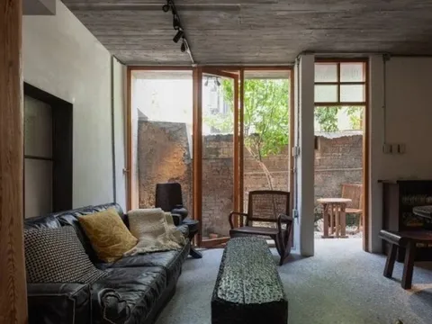 Thừa kế nhà 44m2 phố cổ, người phụ nữ cải tạo thành không gian sống cho gia đình 3 thế hệ: Nhỏ nhưng chứa điều “quý hơn vàng”